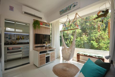 Communal lounge/ TV room, TV and multimedia, Kitchen or kitchenette, Living room, Seating area, Dining area, Evening entertainment, Garden view