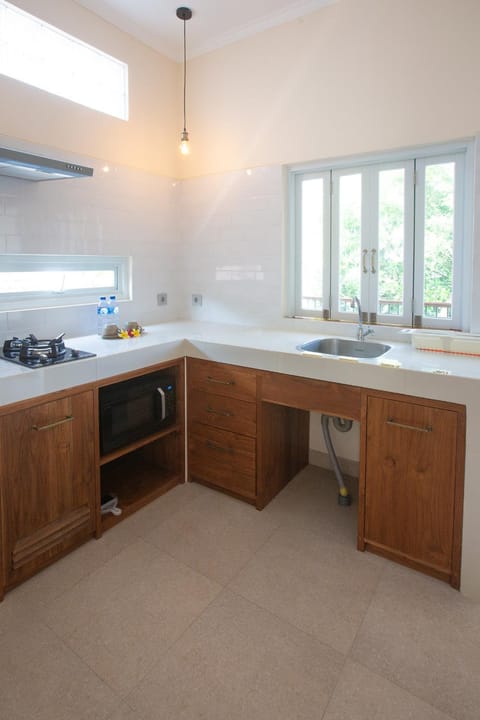 Donguri House Bali Bed and Breakfast in Kuta