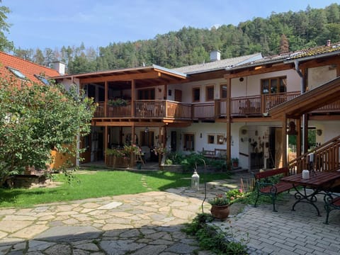 Property building, Patio, Garden, Balcony/Terrace, Balcony/Terrace