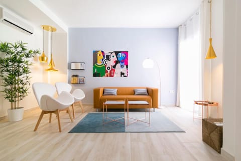 Living room, Decorative detail, Seating area