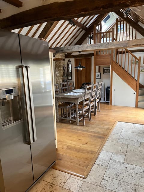3 BEDROOM 5* BARN CONVERSION COTSWOLDS House in West Oxfordshire District