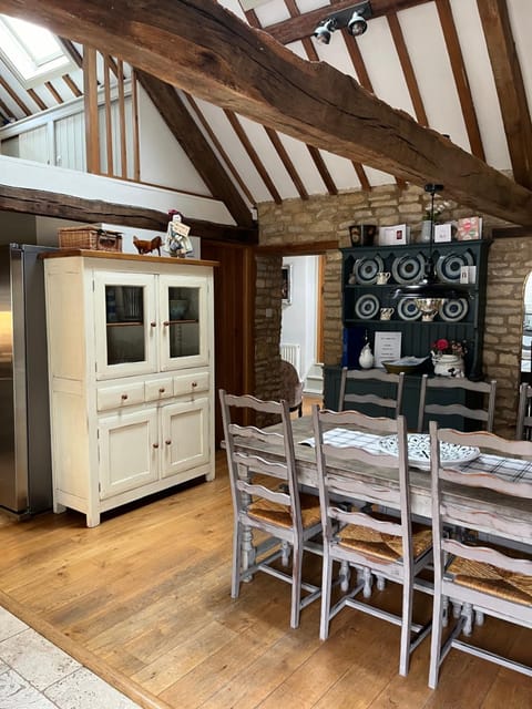 3 BEDROOM 5* BARN CONVERSION COTSWOLDS House in West Oxfordshire District