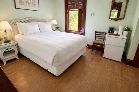 Classic Queen - Curry Mansion with Heated Pool Inn in Key West