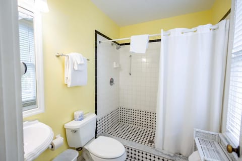 Classic Queen - Curry Mansion with Heated Pool Inn in Key West