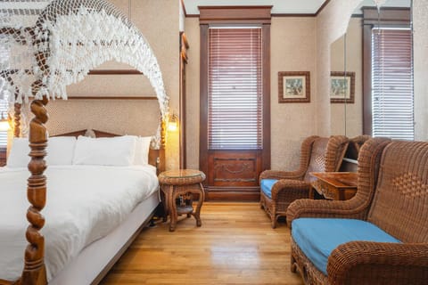 Deluxe King - Curry Mansion with Pool! Inn in Key West