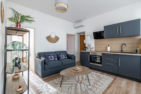 TV and multimedia, Kitchen or kitchenette, Living room, Seating area, minibar, pet friendly, stove