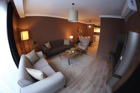 TV and multimedia, Living room, Seating area, Dining area