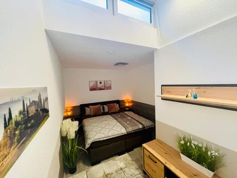 2 Room Galerie Einliegerwohnung in Rheinstetten, Messe Nähe, Rollstuhlfahrer geeignet Apartment in Karlsruhe