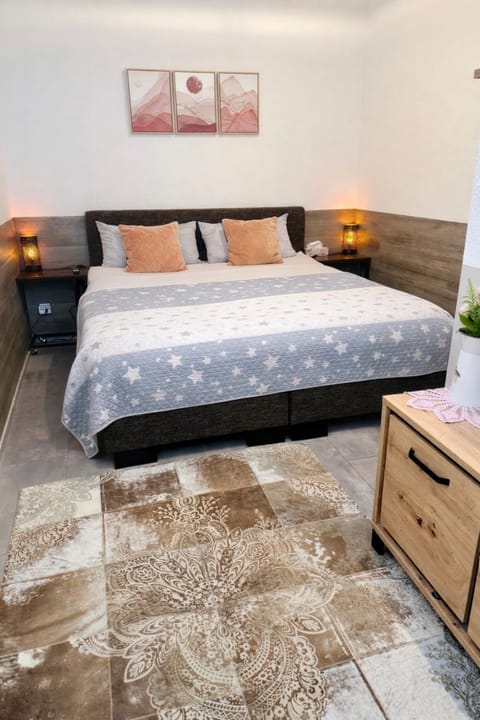 2 Room Galerie Einliegerwohnung in Rheinstetten, Messe Nähe, Rollstuhlfahrer geeignet Apartment in Karlsruhe