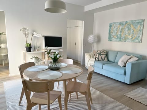 TV and multimedia, View (from property/room), Living room, Seating area