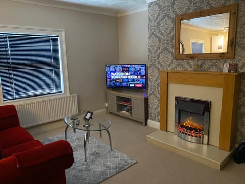 TV and multimedia, Living room, Lounge or bar, fireplace