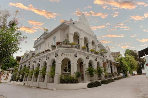 Property building, Day, Landmark view