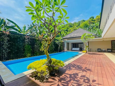 Property building, Swimming pool