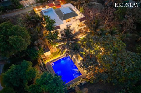 Property building, Natural landscape, Bird's eye view, Pool view, Swimming pool
