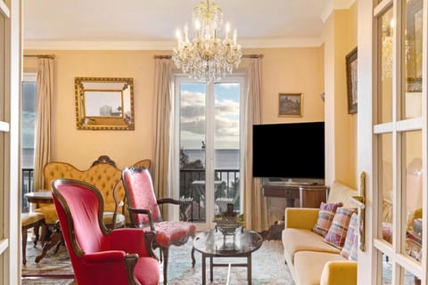Property building, Living room