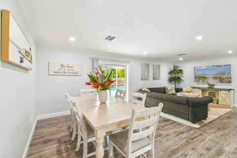 Tropical Dream - Pool - Firepit - Gazebo House in Largo