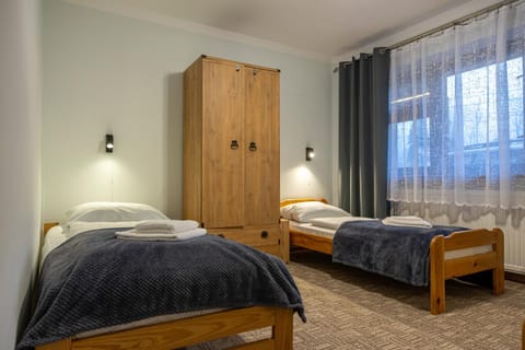 Bed, Photo of the whole room, wardrobe