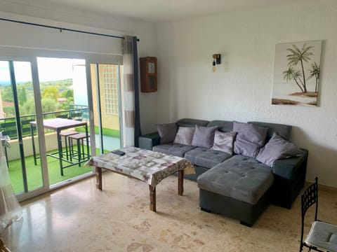 Vence T3 vue mer grande terrasse Apartment in Vence