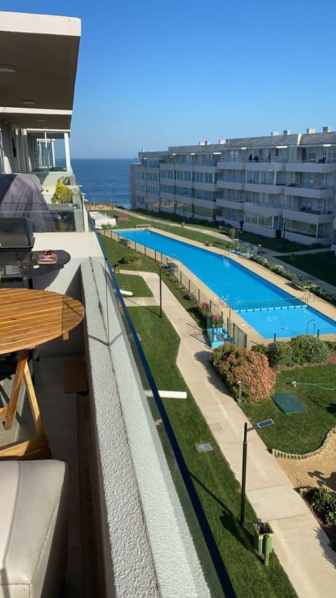 Balcony/Terrace, Pool view, Sea view, Swimming pool