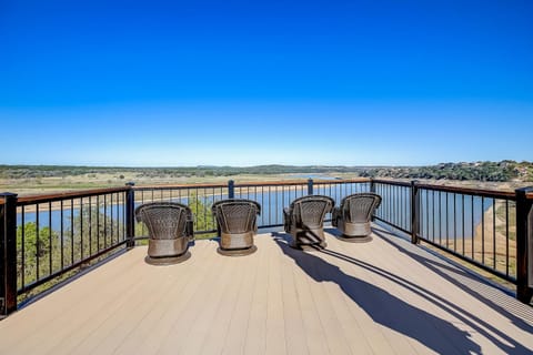 Stone Lodge House in Lake Travis