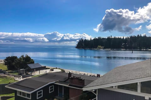 Suquamish Sanctuary House in Suquamish