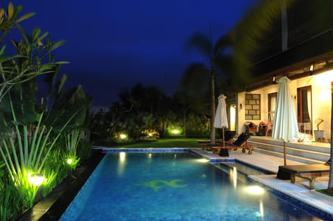 Garden, Swimming pool