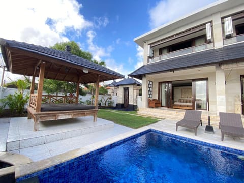 Patio, Garden, Swimming pool