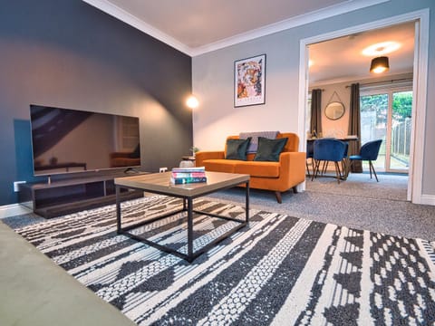 4 bed house - Drive and garage - Birmingham House in Birmingham