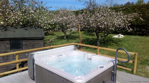 Property building, Hot Tub