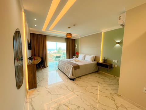 Bed, TV and multimedia, Balcony/Terrace, Photo of the whole room, Bedroom, Sea view, towels, air conditioner