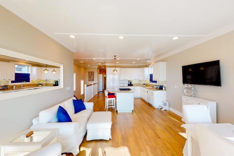 Gull Cottage House in Seal Beach