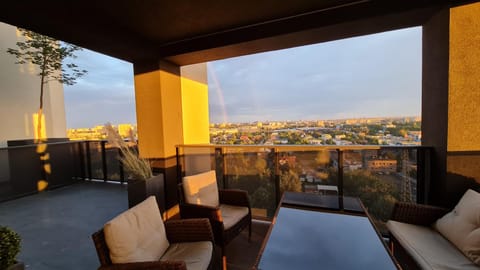 Balcony/Terrace, City view