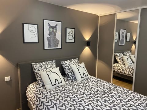 Bed, Bedroom