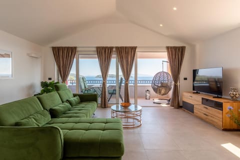 Living room, Sea view