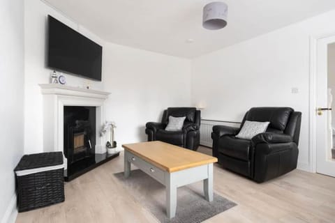 Modern newly refurbished house 10 minute walk from Lahinch House in Lahinch