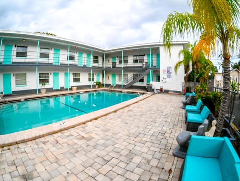 Swimming pool