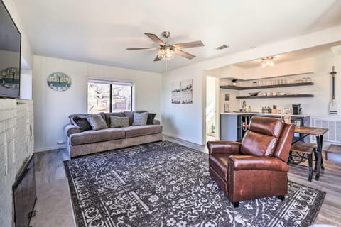 Shared Dock and Seasonal Pool Lakefront Grove Cabin Cabin in Ozark Mountains