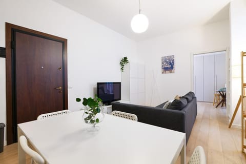 TV and multimedia, Living room, Dining area