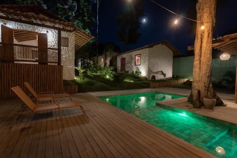 Night, Swimming pool, sunbed