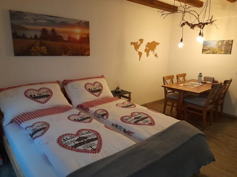 Bed, Decorative detail, Dining area