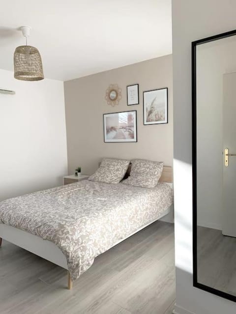 Grand F3 à 30mn de Paris - Terrasse + Parking privé Apartment in Pontoise