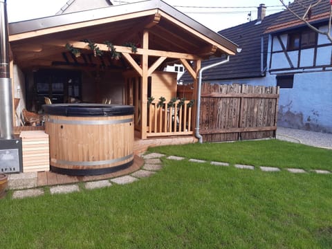 Patio, Garden, Hot Tub, Spa and wellness centre/facilities
