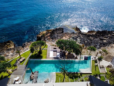 Property building, Natural landscape, Bird's eye view, Pool view, Sea view, Swimming pool