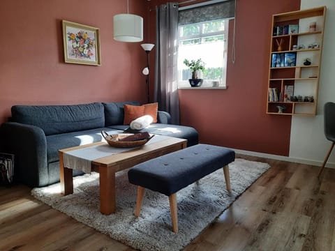 Living room, Photo of the whole room, room service