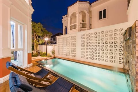 Hot Tub, Swimming pool