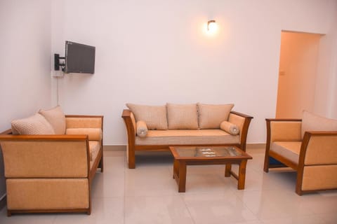 Communal lounge/ TV room, TV and multimedia, Living room, Seating area