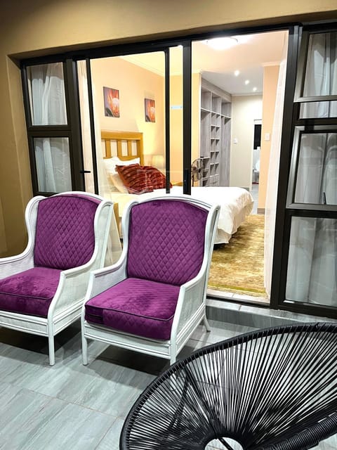 Patio, Bed, Bedroom