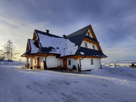 Property building, Winter, Garden
