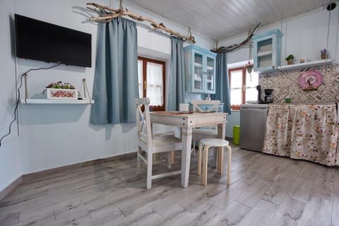 TV and multimedia, Kitchen or kitchenette, Dining area, pet friendly