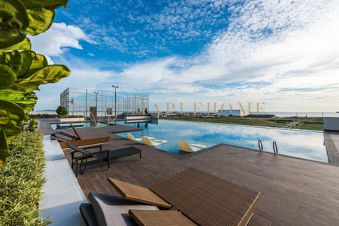 Pool view, Swimming pool, sunbed